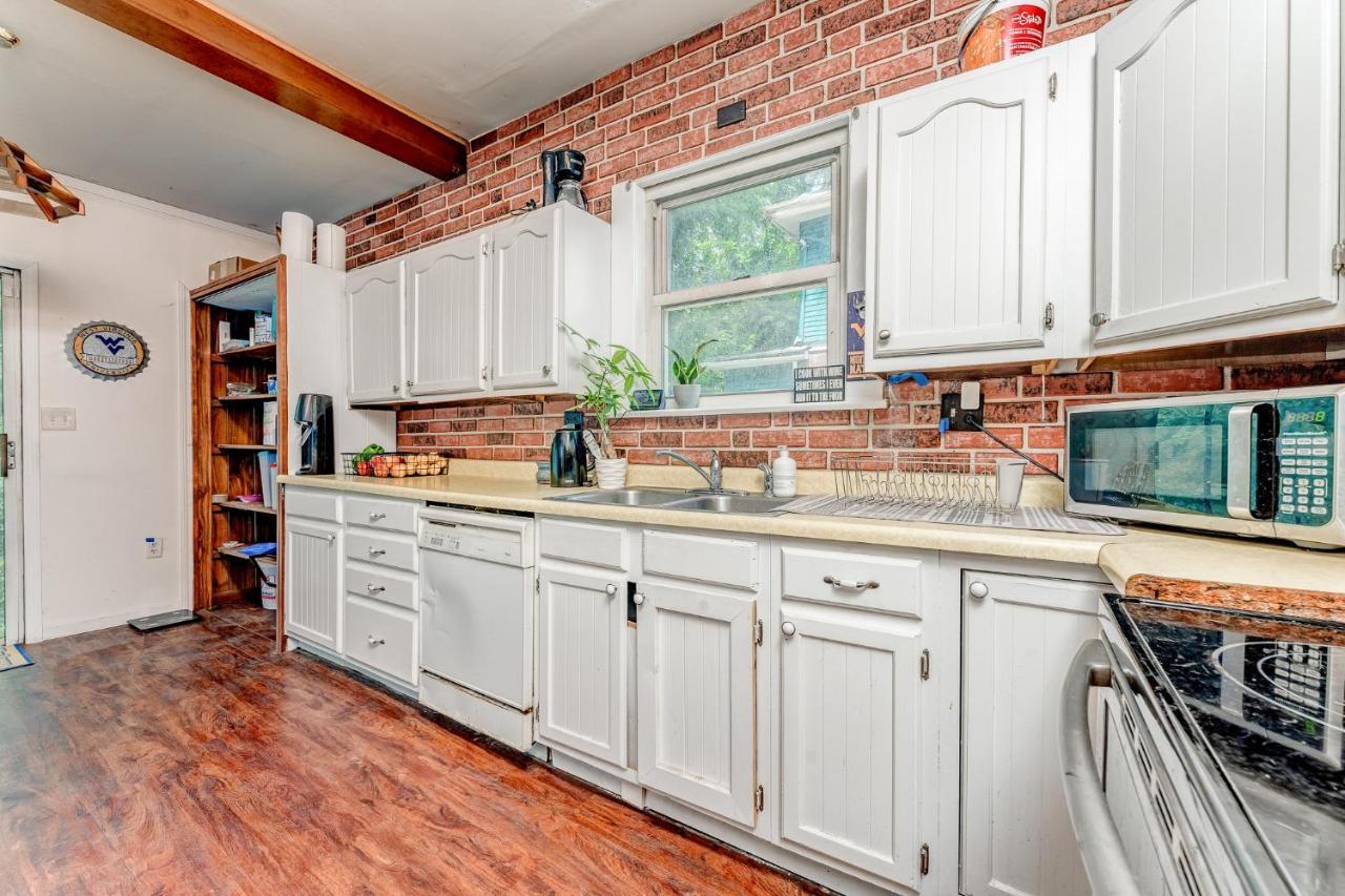 Awesome House, 5 Minutes To Dt, 2 Miles To Stadium And Ruby Memorial! Моргантаун Екстер'єр фото